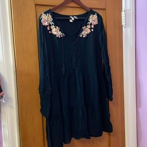 Navy blue dress with flower embroidery